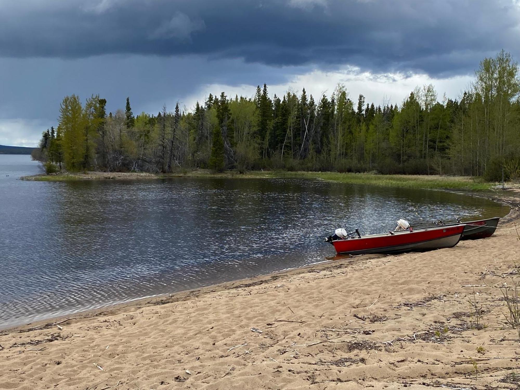 Red Cariboo Resort Anahim Lake Εξωτερικό φωτογραφία