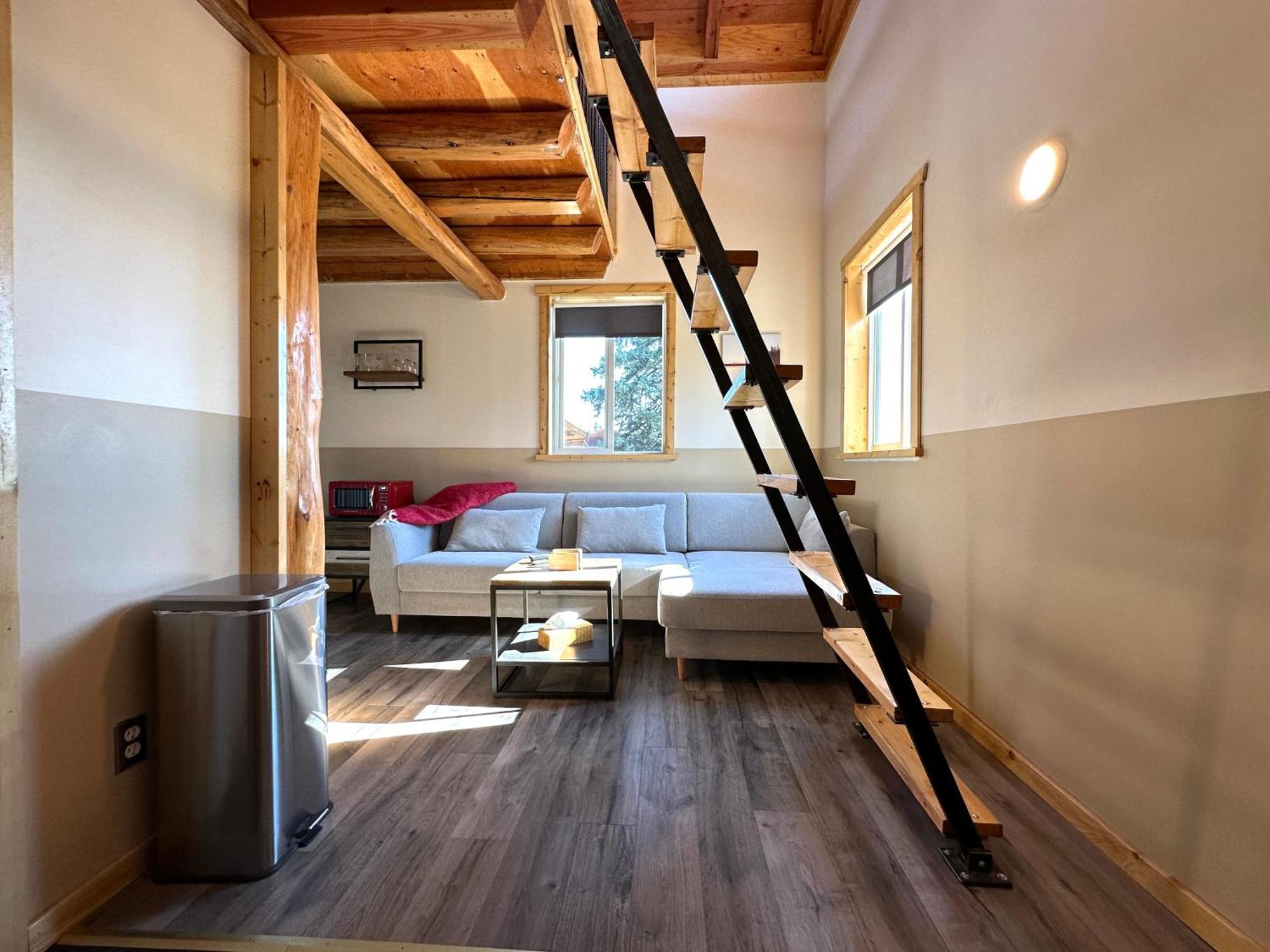 Red Cariboo Resort Anahim Lake Εξωτερικό φωτογραφία